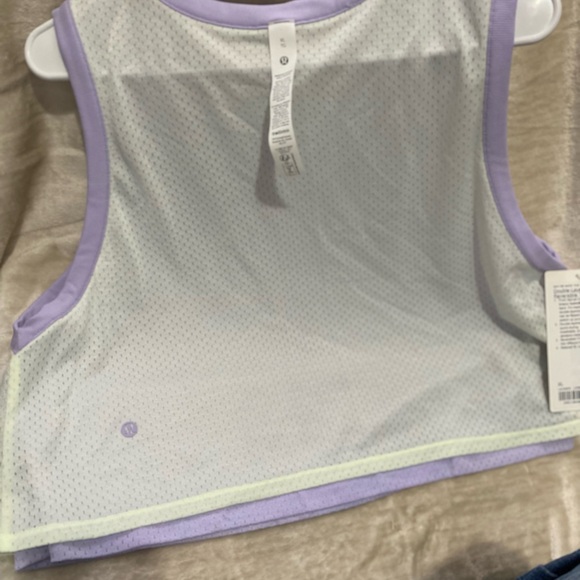 LULULEMON REVERSIBLE TOP SIZE XL NWT - Picture 3 of 7